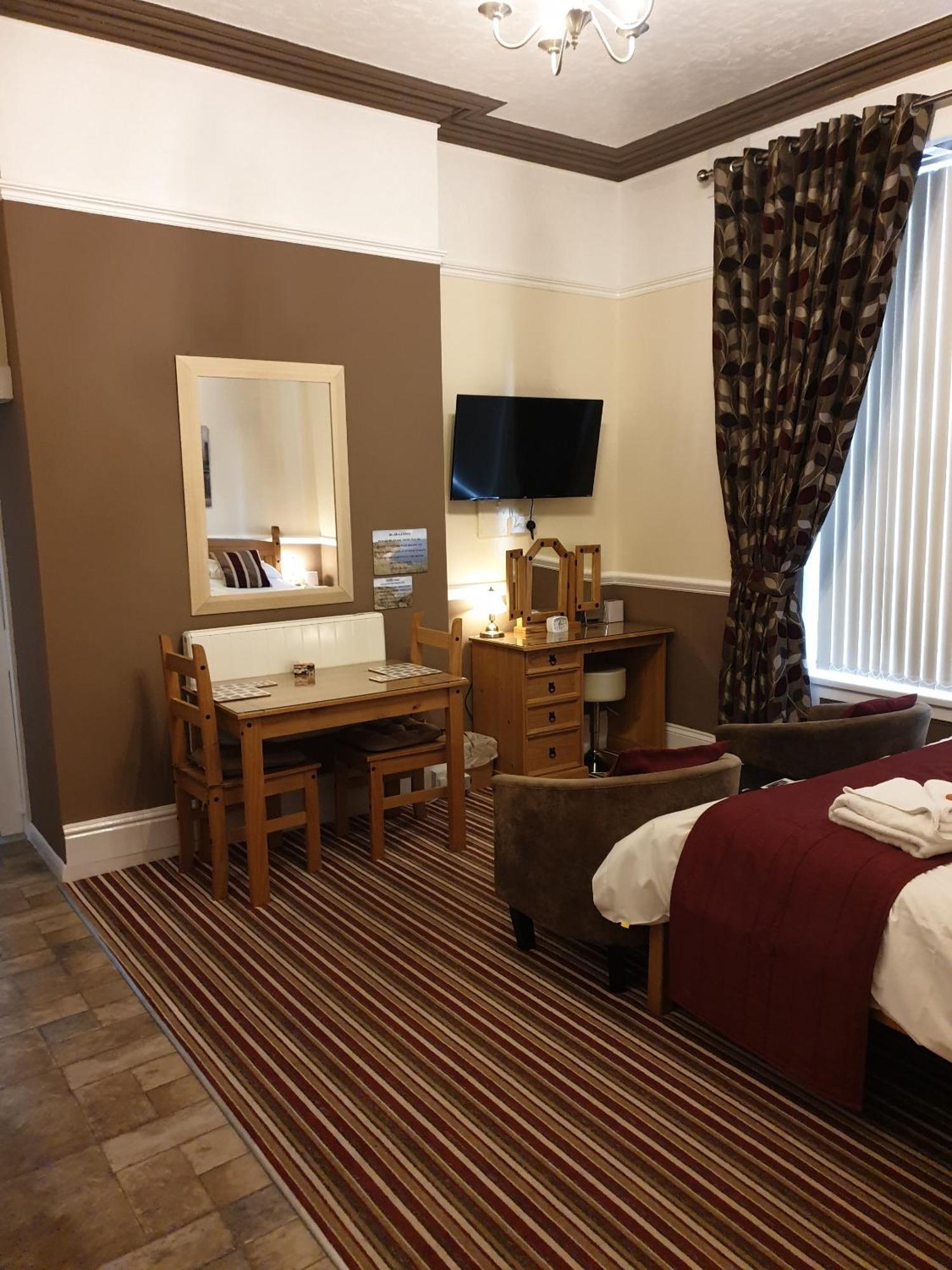 Appletorre House Holiday Flats - Pet Friendly And Private Parking Торки Екстериор снимка